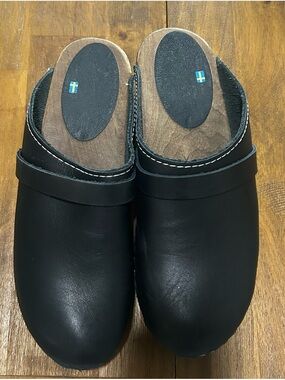 Lotta from Stockholm Black Leather Slip-On Clogs